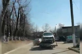 Și-a parcat mașina defectată, dar nu a mai găsit-o. Un tânăr de 18 ani reținut de polițiști pentru furt